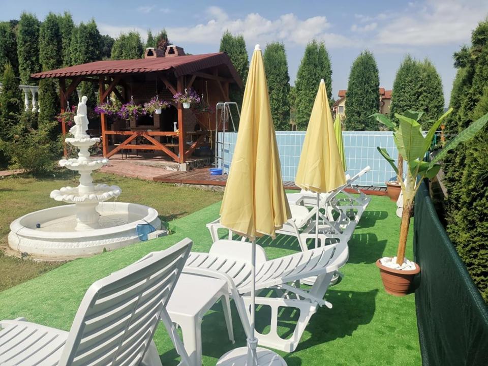 Hotel Stars Livezeni Ivanesti Exterior foto